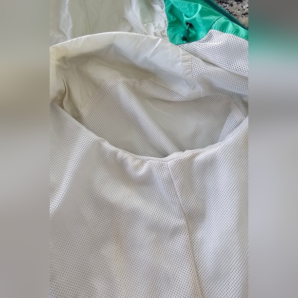 Mountain Hardwear Women’s Lightweight Hooded Rain Jacket Green Size M - Picture 4 of 15